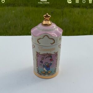 “New”. NEVER USED.  1995 Lenox Walt Disney Spice Jar.  “Tarragon”. (DONALD DUCK)